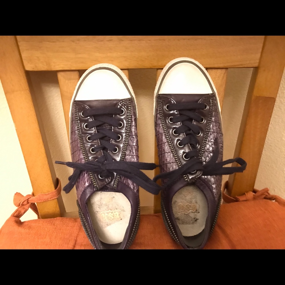Ash vintage like leather dark purple sneakers
